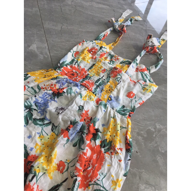 Đầm URBAN OUTFITTERS  vải linen size Xs, S