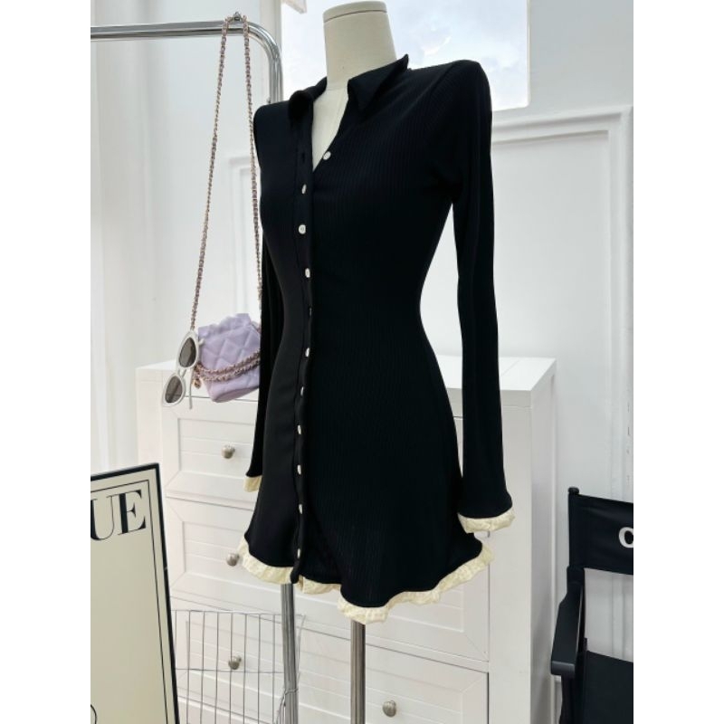 ĐẦM GÂN BODY ĐEN CỔ SƠ MI TAY DÀI PHỐI BÈO REN KEM