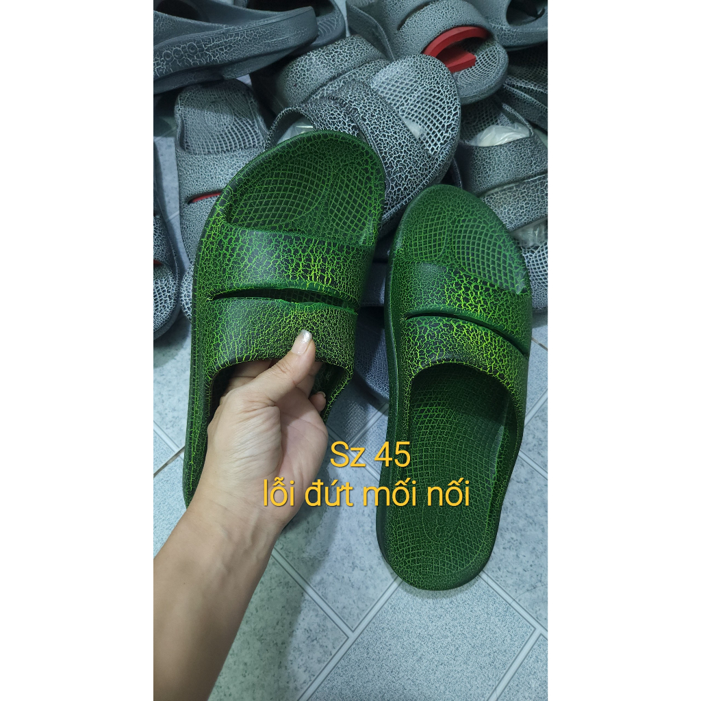 Dép Oofos sơn nứt hàng B lỗi nhẹ