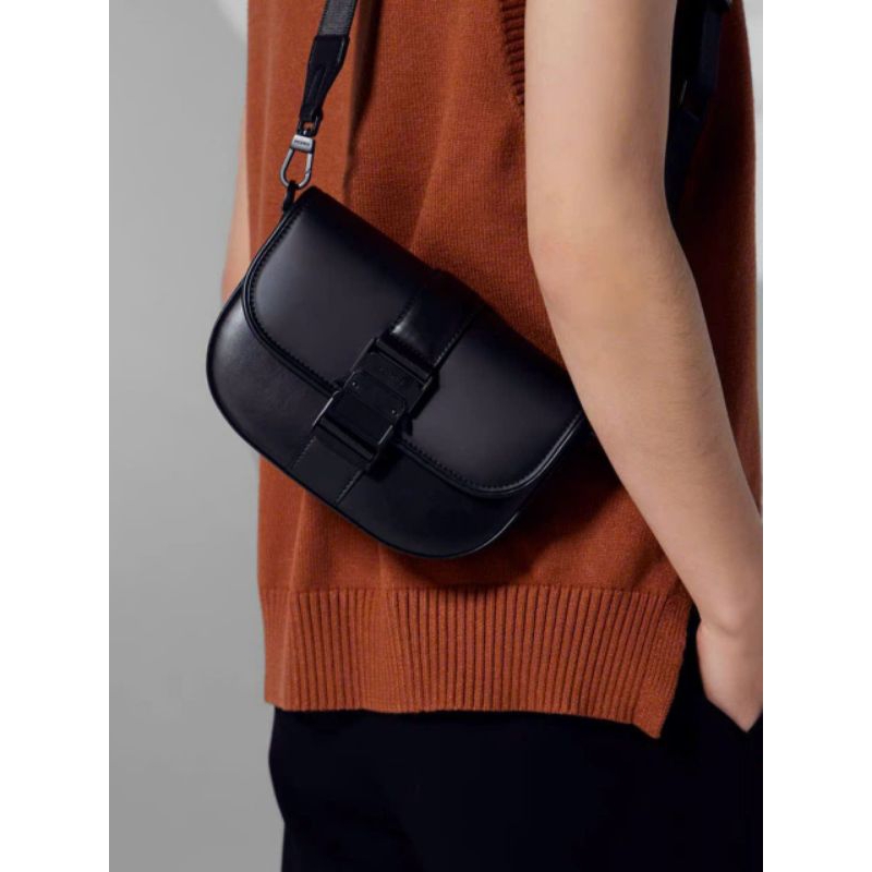 Túi nam Pedr đeo chéo da cao cấp dáng bầu lạ mắt sành điệu