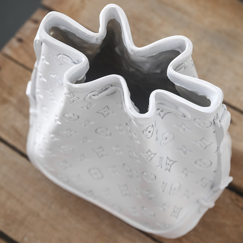 Bình cắm hoa dáng túi xách phong cách Bắc Âu