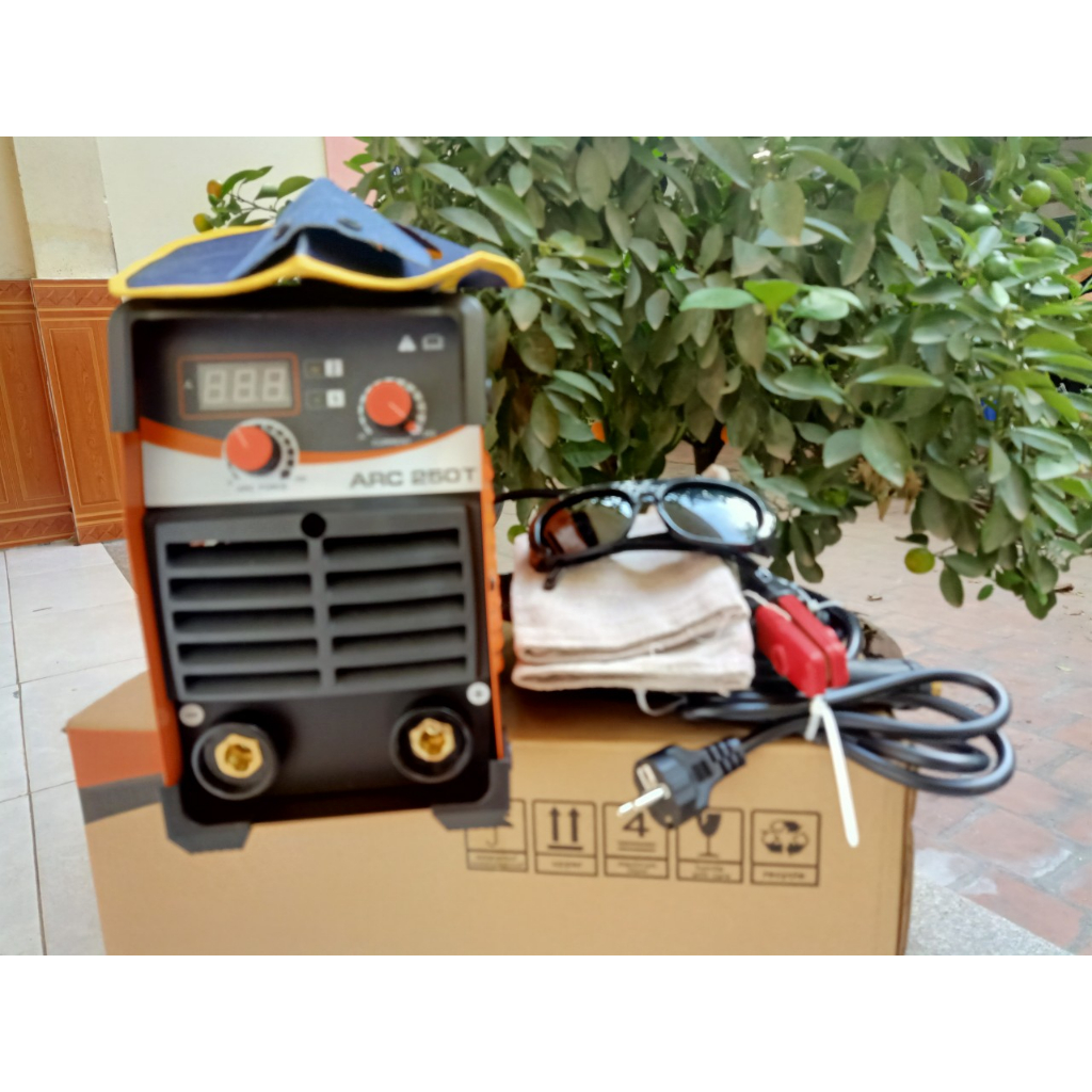 Máy hàn jasic 250T ba bo 8 tụ 24 sò hàn kéo que 4.0 bảo hành 12 tháng