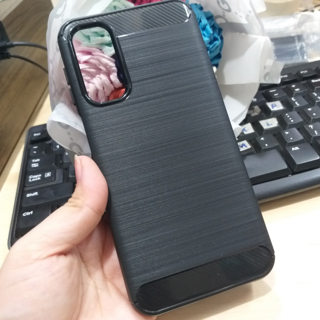 Ốp Lưng Samsung Galaxy A24 Chống Sốc Hiệu Likgus Dạng Carbon Giá Rẻ