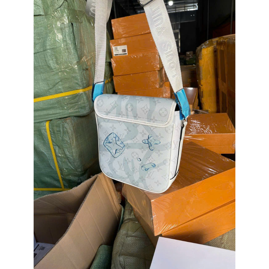 Túi Đeo Chéo LV Vân Chìm 1 Ngăn Bản Siêu Cấp