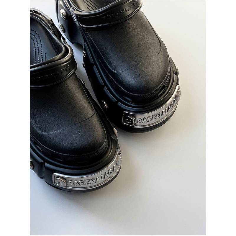 Dép crocs đế đinh