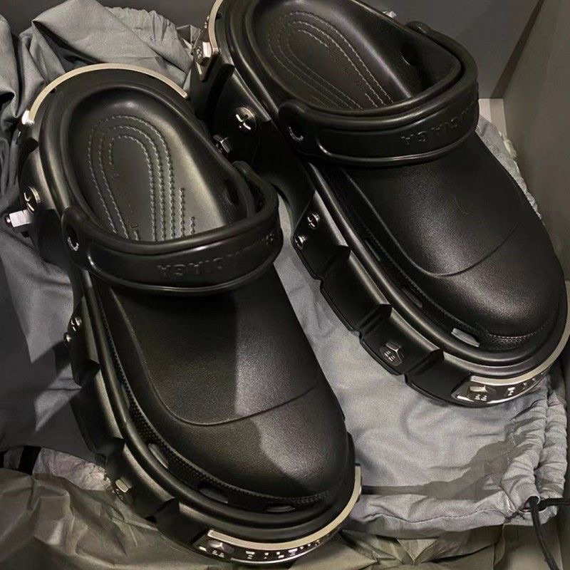 Dép crocs đế đinh