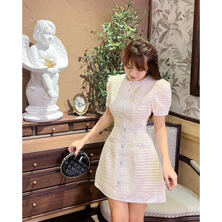 ĐẦM XỐP TRẮNG CỔ TRÒN VIỀN PHỐI NÚT 🥲🥲🥲