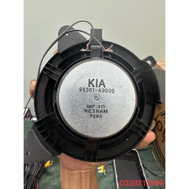Loa Cánh Cửa Ô Tô Đường Kính 16cm Lắp Zin Cho Dòng Xe KIA SEDONA