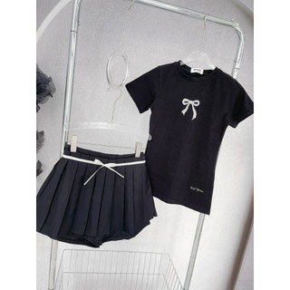Sét Xếp Ly Đen Áo Crop Thêu