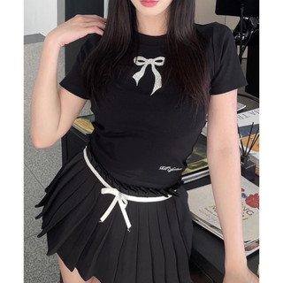 Sét Xếp Ly Đen Áo Crop Thêu