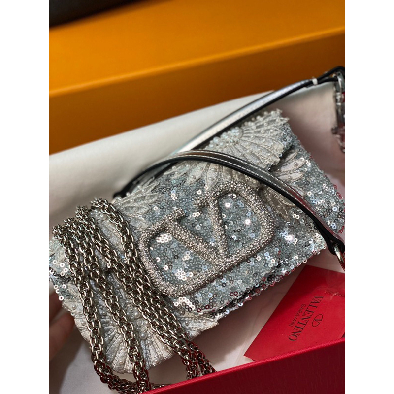 Túi valentino LOCÒ EMBROIDERED