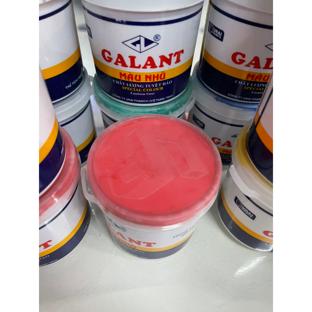 Hũ màu Galant . Là loại sản phẩm dùng cho việc pha màu, vẽ, sơn trực tiếp