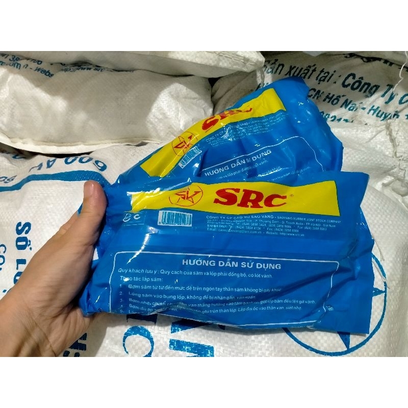 COMBO 01 LỐP  VÀ 01 SĂM  12x2.125  SAO VÀNG