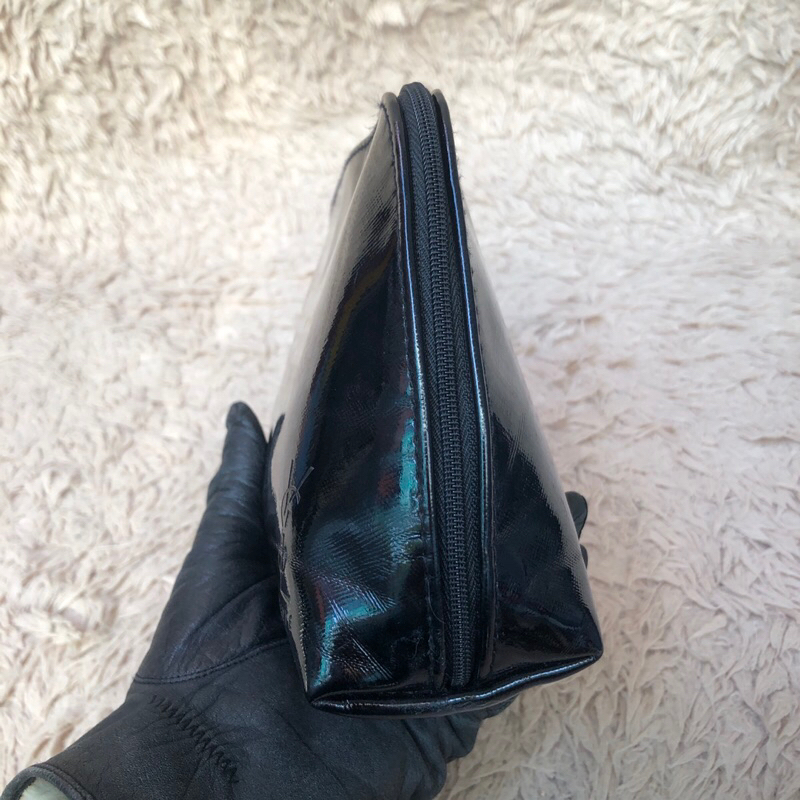 Túi chuẩn si. Túi qua sử dụng. Khách vui lòng xem hình nếu muốn biết thêm thông tin sản phẩm mời khách vô chat . Thanks.