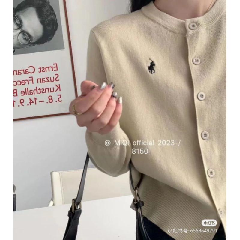 Áo cardigan cổ tròn hình thêu trước ngực phong cách tối giản hàn quốc hottrend năm 2024 có kèm ảnh cận chất