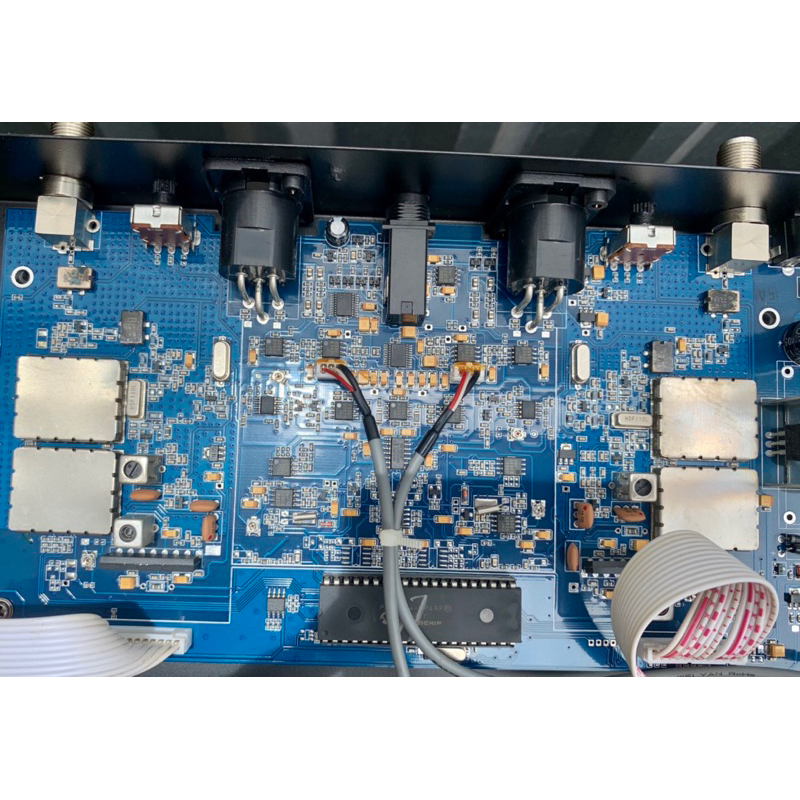 Mic bãi Baier T9 tự ngắt vỏ da cá mới chất