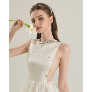 Đầm midi chất liệu tơ thêu hoa cao cấp The Peachy - Soraka Dress
