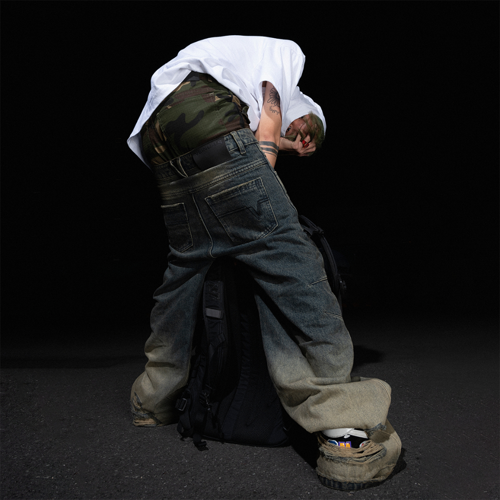 Quần Jeans Wash Rách Veindals