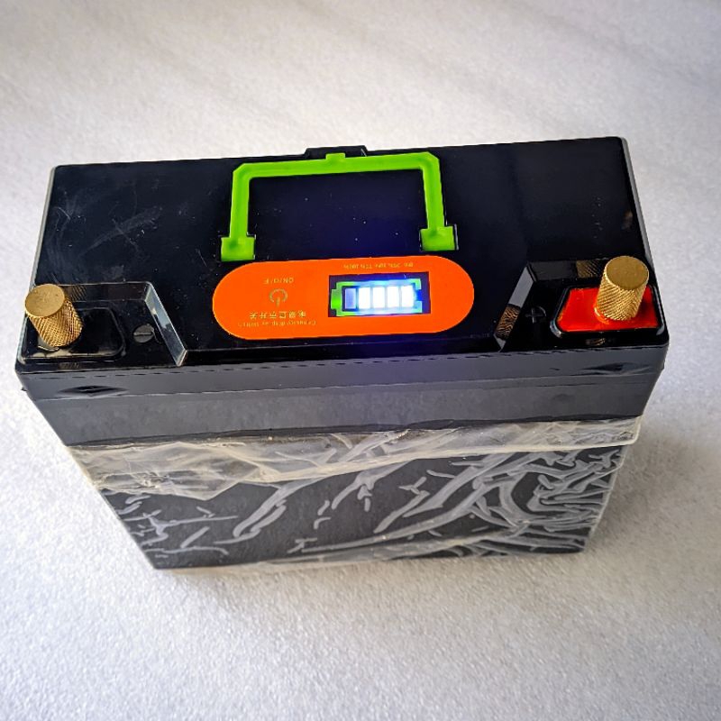 Vỏ đựng vừa 8 cell 33140 hoặc 20 cell 32700