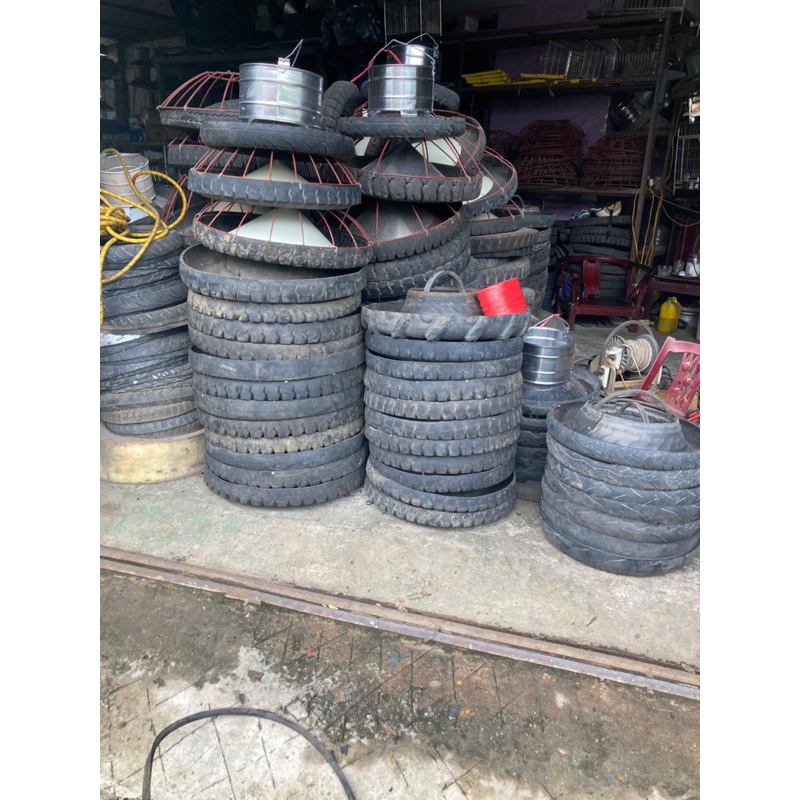 Máng cao su cho heo