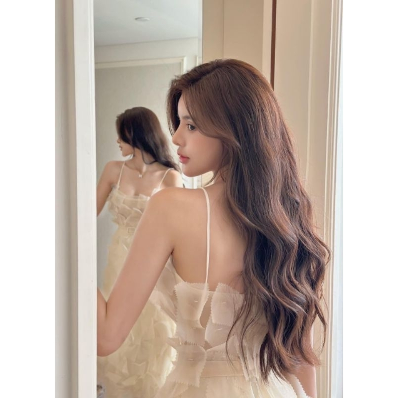 Đầm maxi 2 dây đính hoa hack eo con kiến và tôn trọn đôi chân thon thả của nàng