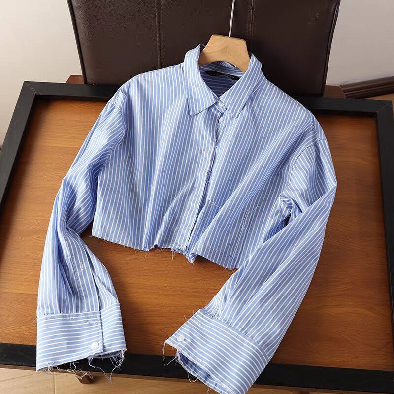 Áo sơmi crop Z*R kẻ xanh