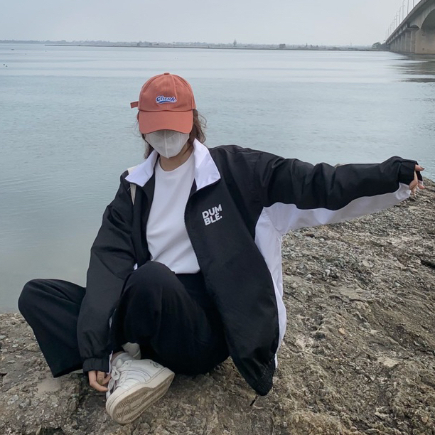 Áo khoác dù 2 lớp form rộng unisex nam nữ DUMBLE TÚI KHOÁ V3 - Homies.saigon