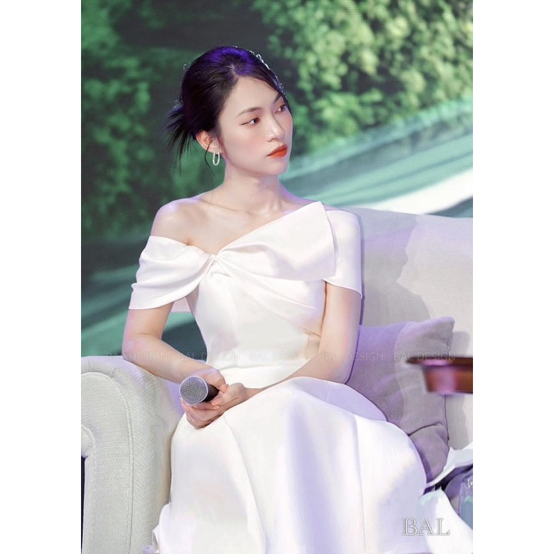 Váy Trễ Vai Nơ Đầm Dự Tiệc Dáng Dài Trắng Hồng Kèm Tag Đá Sang Chảnh