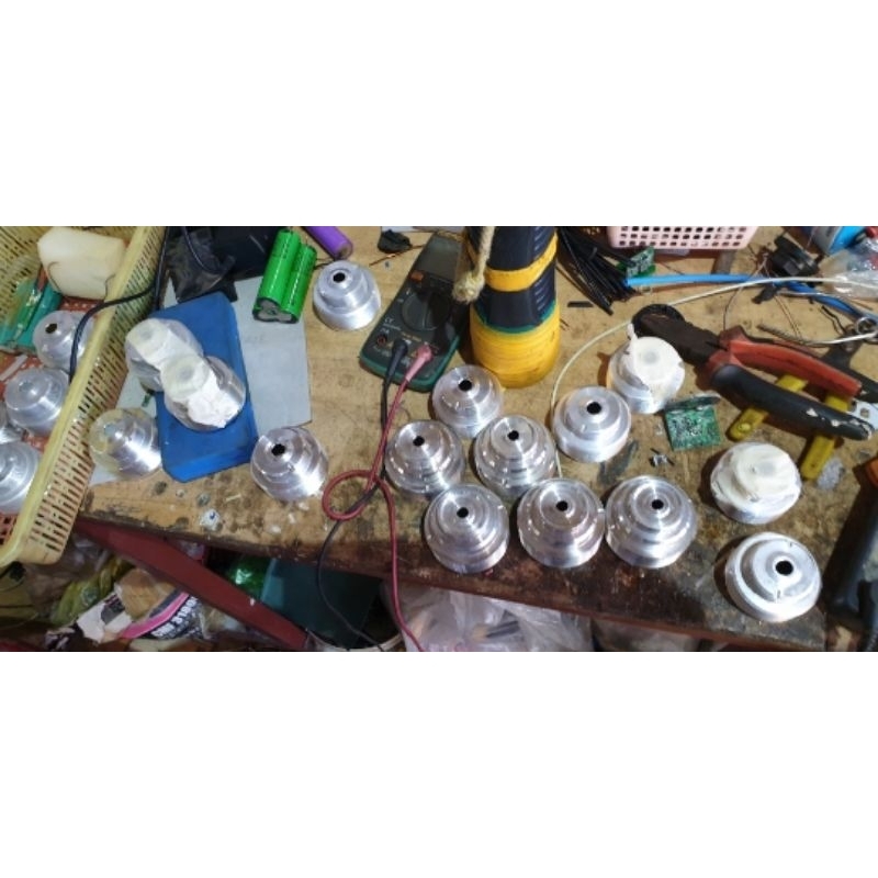 Chóa đèn siêu sáng pin f8 .