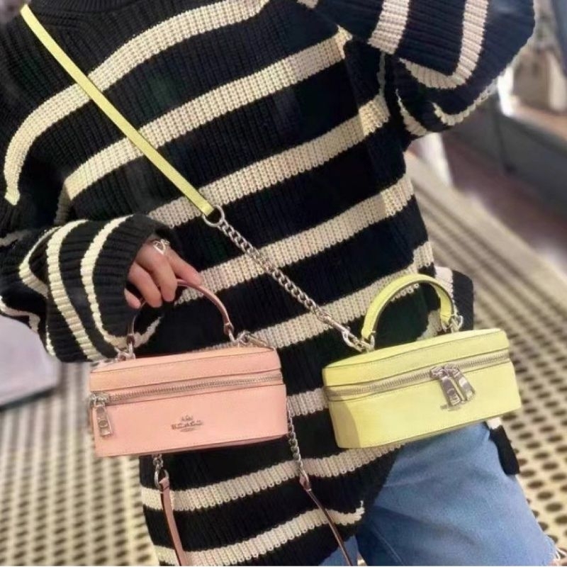 Túi COACH Train Case Crossbody