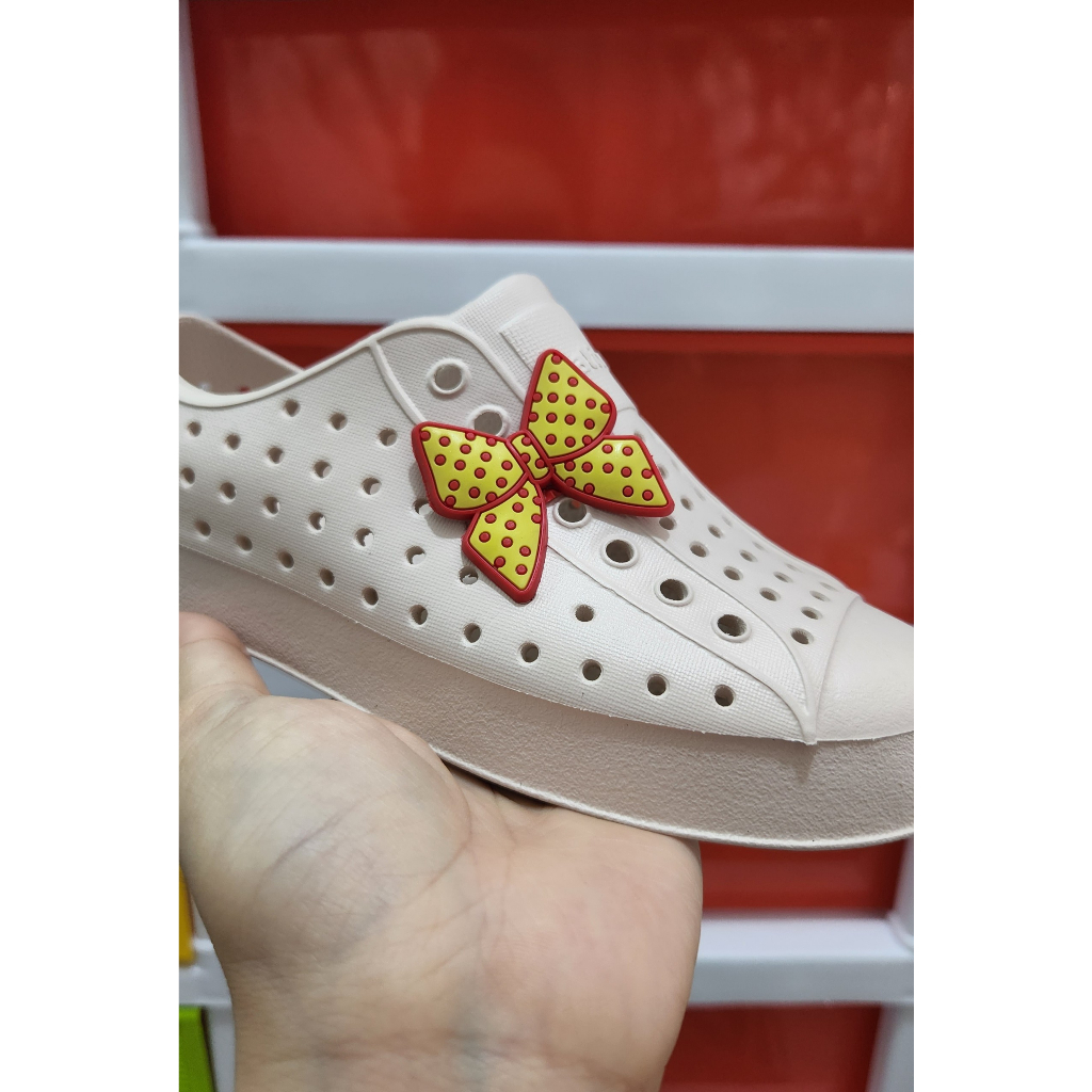 Sticker / charm gắn giày