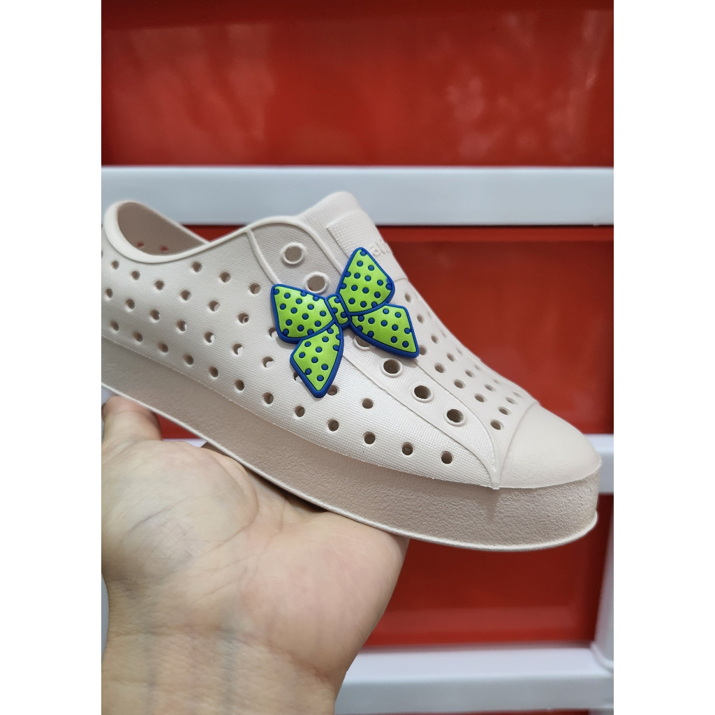 Sticker / charm gắn giày