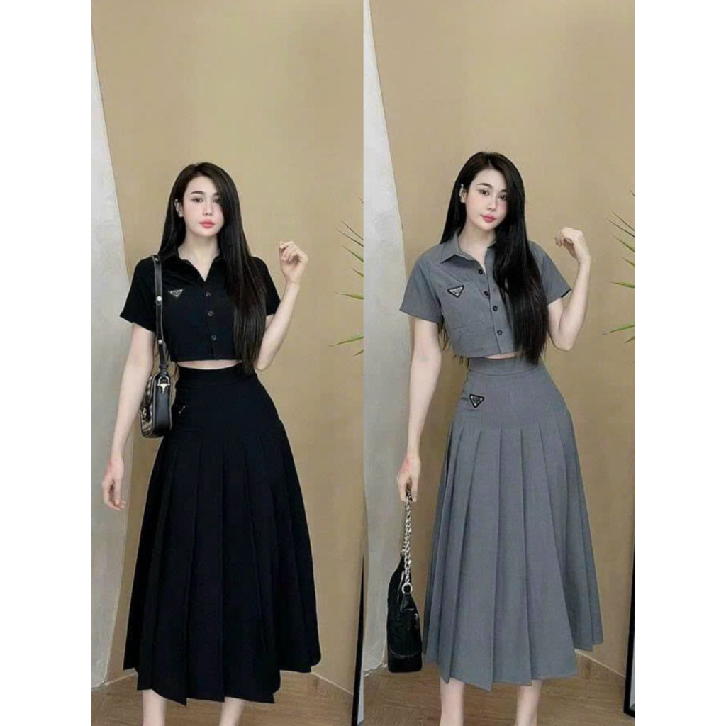 Set váy công sở nữ gồm áo croptop tay ngắn mix chân váy xếp ly dáng dài đính logo thời trang - SHOPNGÔ FASHION