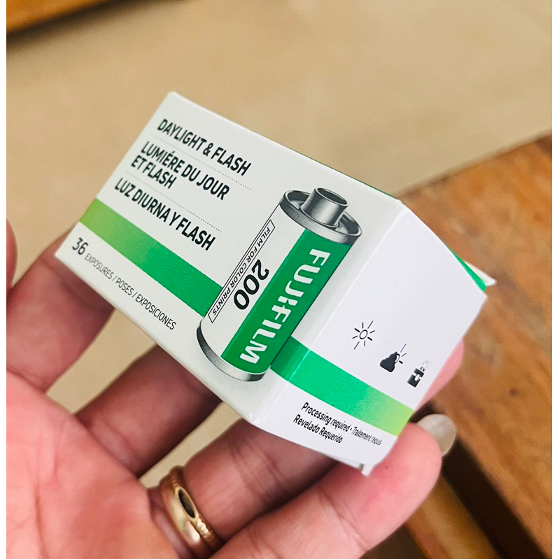 Film chụp ảnh Fujifilm 200 36exp date 12/2024 film 35mm loại hộp lẽ 1 hộp có 1 cuộn