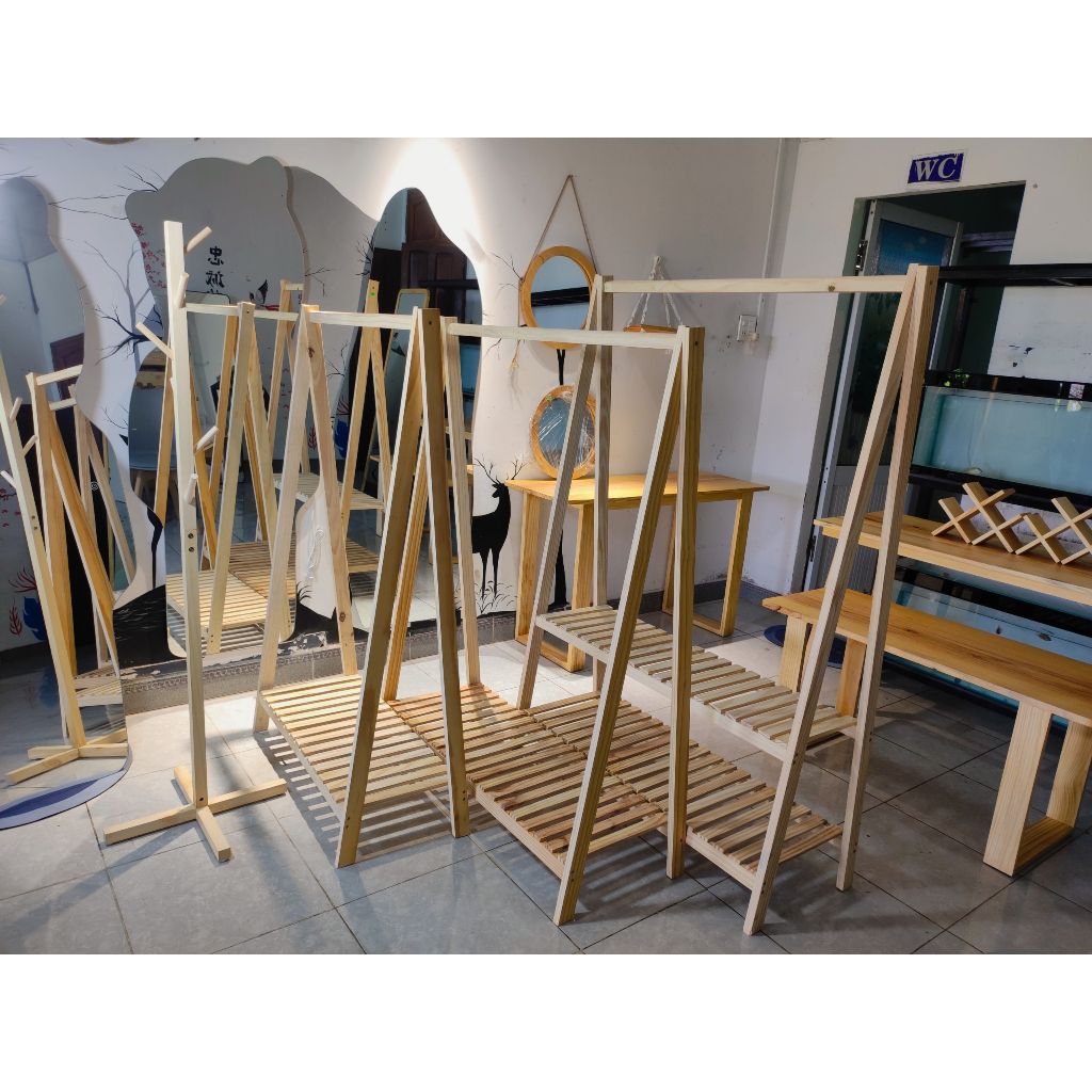 Kệ treo quần áo chữ A Thik Decor KT 135*100*37cm, giá treo quần áo decor phòng bằng gỗ thông tự nhiên