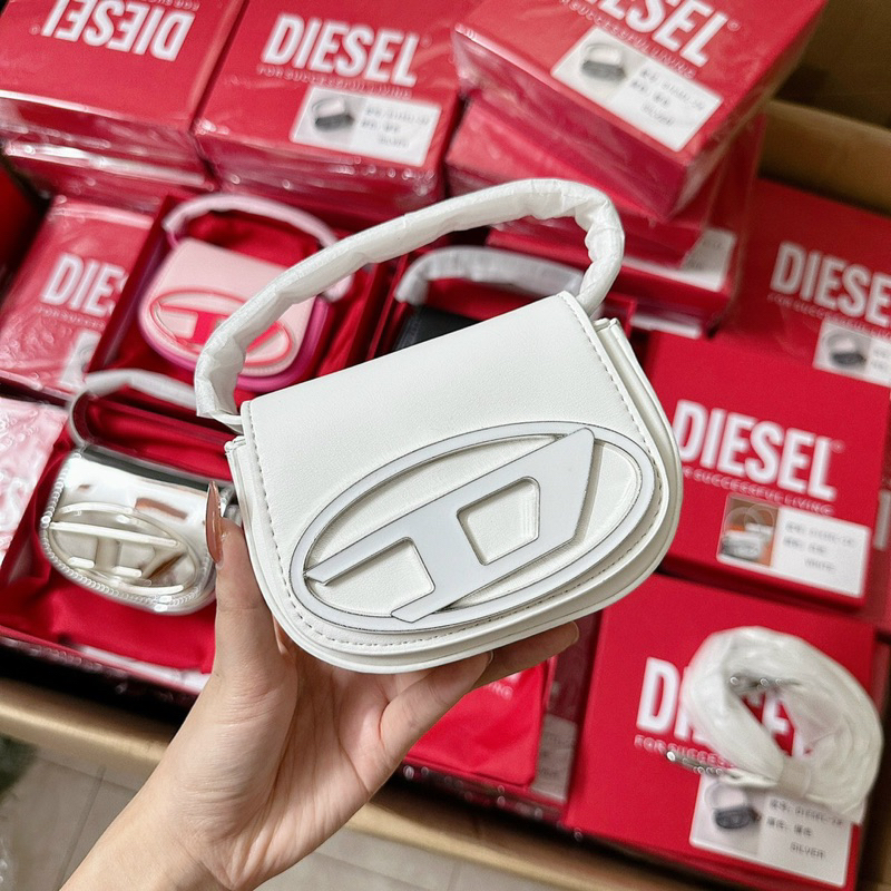 TÚI MINI CHỮ D FULLBOXX HÀNH QC CẦM TAY ĐEO CHÉO  MÀU BẠC MÀU ĐEN