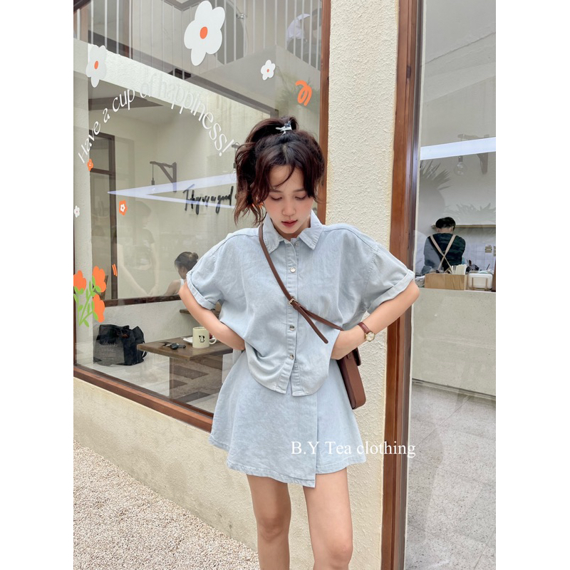 Set jean nữ, áo sơ mi tay ngắn đuôi tôm cúc bấm mix chân váy vạt chéo Thời Trang B.Y Tea Clothing