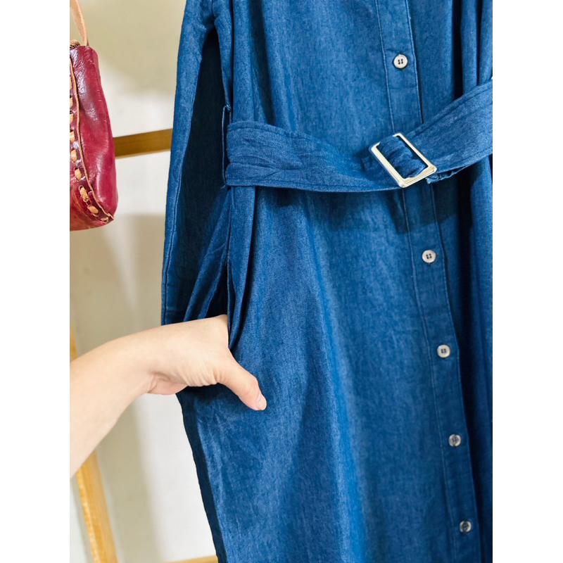 Đầm dây trễ vai denim