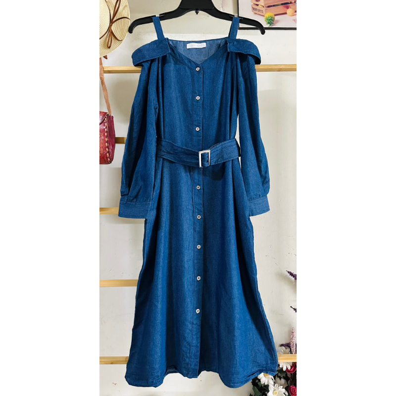 Đầm dây trễ vai denim