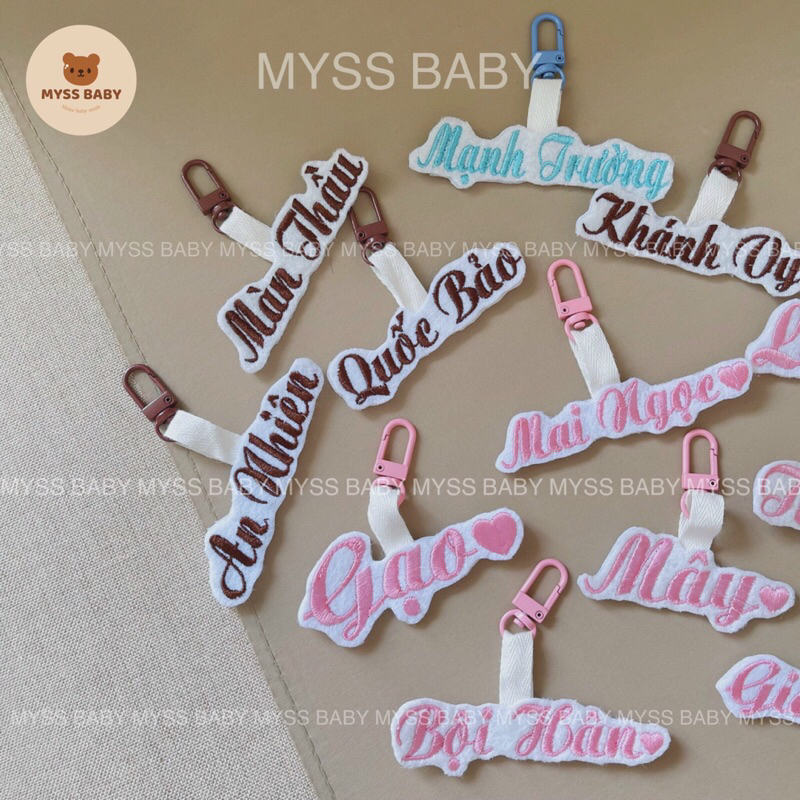 Thẻ tên đeo ba lô cho bé thêu tên theo yêu cầu MYSS BABY
