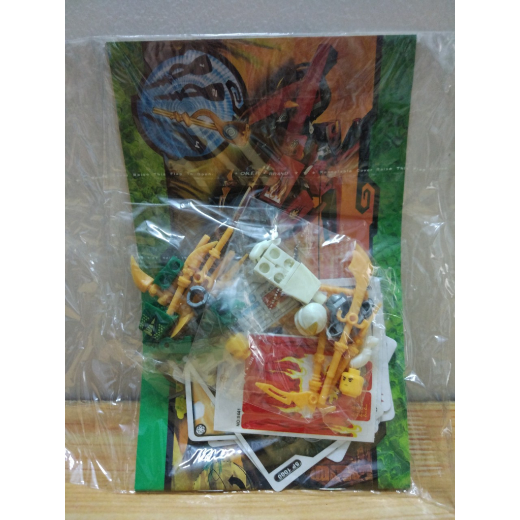 Hộp Đồ Chơi NINJAGO Nhân Vật Đỏ Và Quái Vật