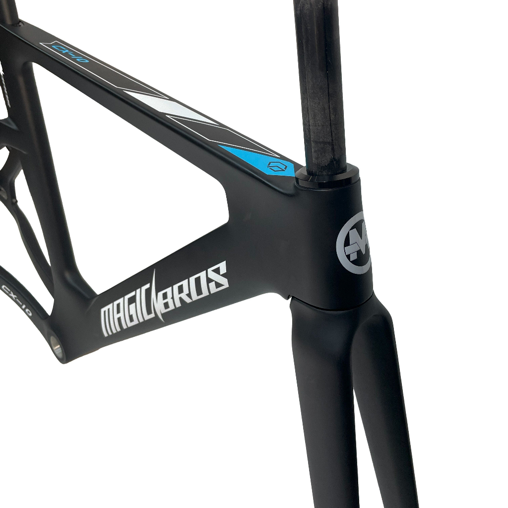 Khung xe đạp Fixed gear Magicbros CX10 carbon màu Đen chữ Trắng