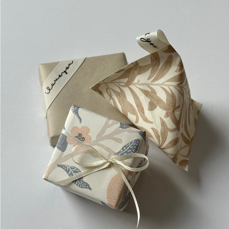 Dịch vụ gói quà đính kèm