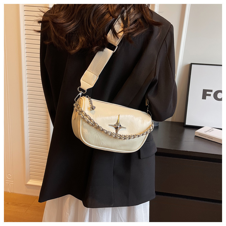 Túi xách nữ đeo chéo da trơn bốn màu phối dây xích thời thượng cá tính LK344