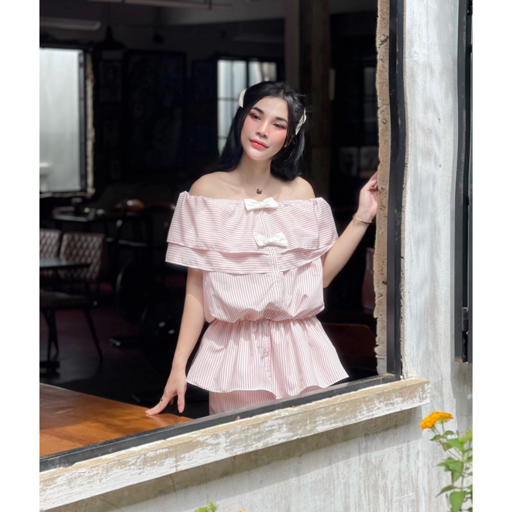 Set bộ Sarah 2 màu trễ vai tiểu thư bo chun chiết eo đính kèm nơ