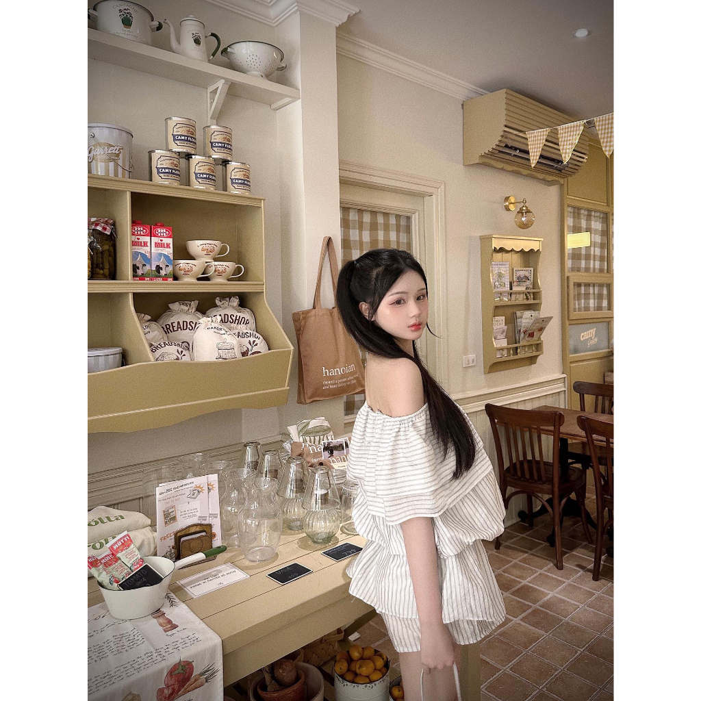 Set bộ Sarah 2 màu trễ vai tiểu thư bo chun chiết eo đính kèm nơ