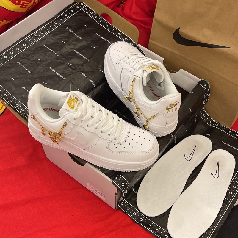 GIÀY A’F1 07 LOW LUCKY CHARMS WHITE LAI AU SC