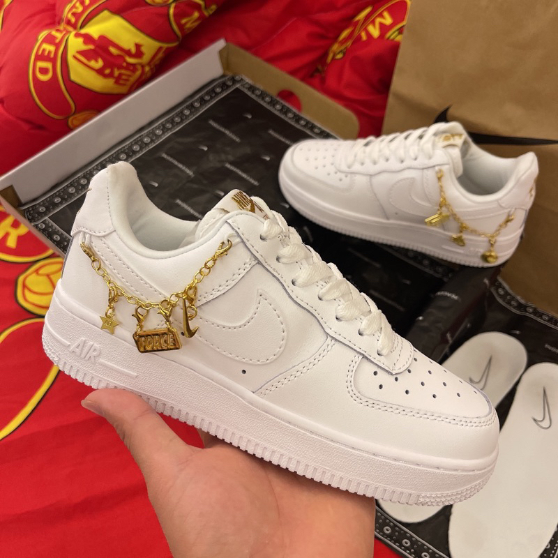 GIÀY A’F1 07 LOW LUCKY CHARMS WHITE LAI AU SC