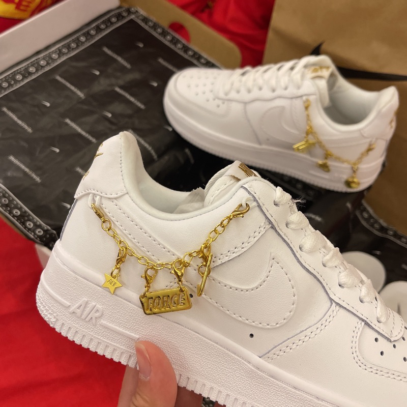 GIÀY A’F1 07 LOW LUCKY CHARMS WHITE LAI AU SC