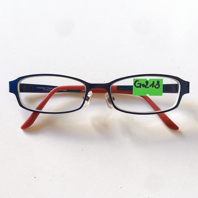 G213: Gọng kính nội địa Nhật thương hiệu Zoff, made in China.